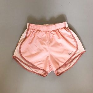 Womens XSmall Rose Quartz(Discontinued)Nike Shorts